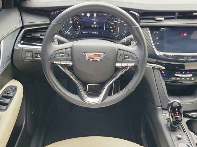 Used 2025 Cadillac XT6 Sport w/ Technology Package AWD/4WD image 25