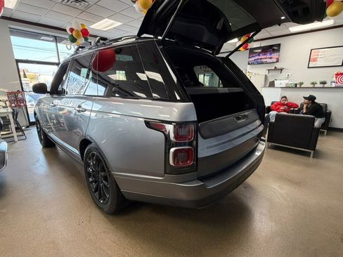 Used 2020 Land Rover Range Rover HSE image 25