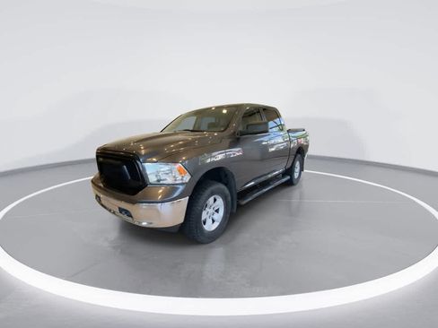 Used 2017 RAM 1500 Classic SLT AWD/4WD image 4