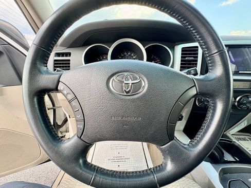Used 2007 Toyota 4Runner SR5 AWD/4WD image 16