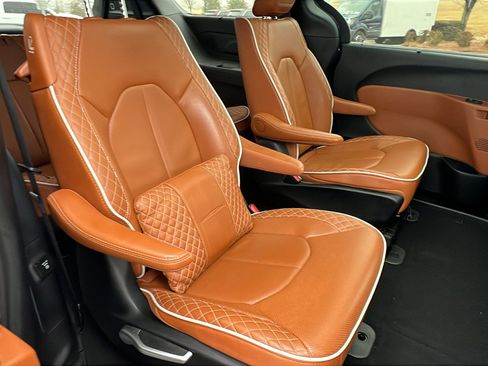 Used 2024 Chrysler Pacifica Pinnacle image 22