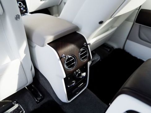 Used 2023 Rolls-Royce Cullinan w/ Cullinan Package image 44