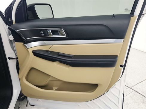 Used 2017 Ford Explorer XLT w/ Equipment Group 202A image 34