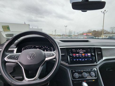 Used 2022 Volkswagen Atlas SE image 17