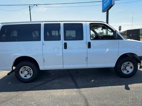 Used 2022 Chevrolet Express 2500 LS w/ Driver Convenience Package RWD image 9