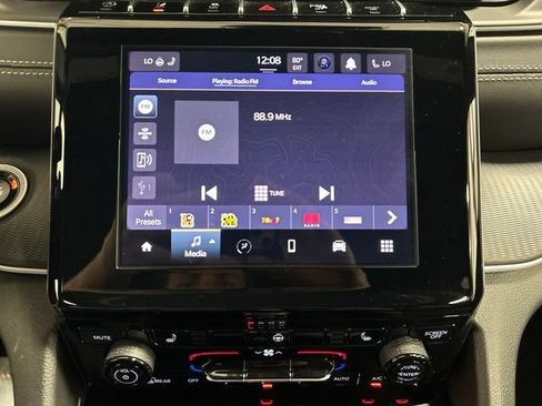 Used 2025 Jeep Grand Cherokee Altitude AWD/4WD image 28