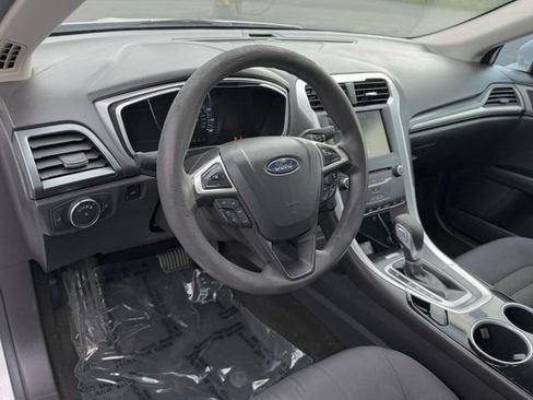 Used 2013 Ford Fusion SE FWD image 11