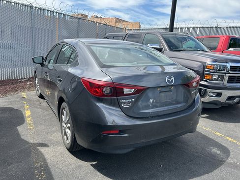 Used 2016 MAZDA MAZDA3 i Sport w/ Preferred Equipment Package FWD image 4