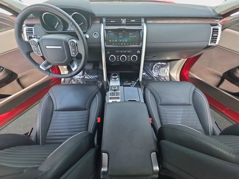 Used 2017 Land Rover Discovery HSE AWD/4WD image 9