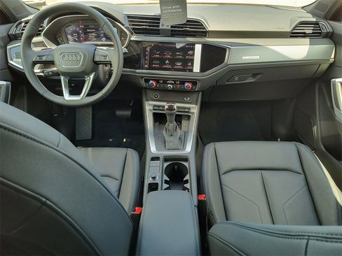 New 2025 Audi Q3 2.0T Premium Plus image 11