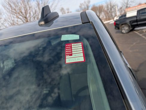 Used 2024 Chevrolet Silverado 2500 Custom w/ Custom Value Package image 33