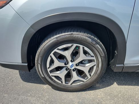 Used 2020 Subaru Forester Premium AWD/4WD image 7