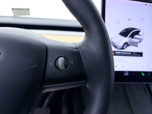 Used 2021 Tesla Model Y 2WD image 28