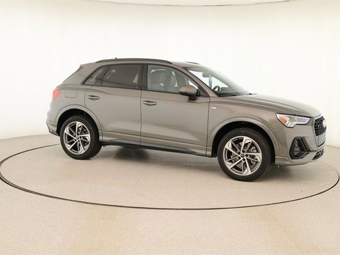 New 2025 Audi Q3 2.0T Premium image 9