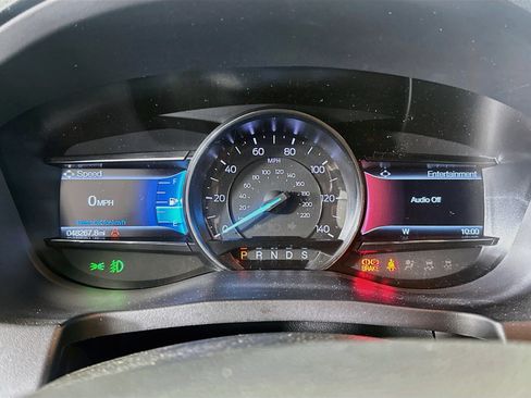 Used 2019 Ford Explorer XLT w/ Equipment Group 201A FWD image 19