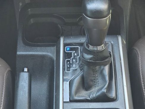 Used 2019 Toyota Tacoma Limited image 19