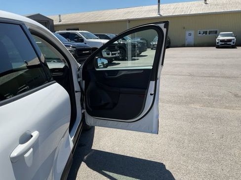 Used 2025 Ford Escape Active AWD/4WD image 36