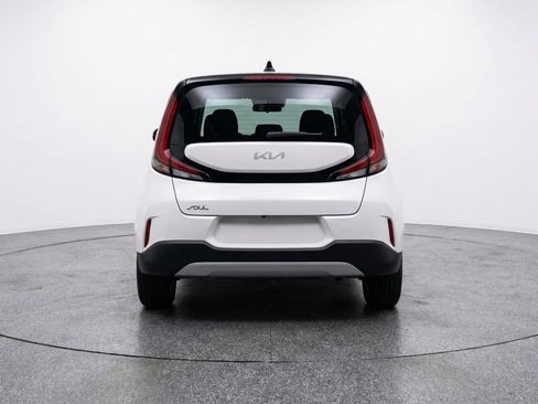 Used 2025 Kia Soul LX w/ LX Technology Package FWD image 7