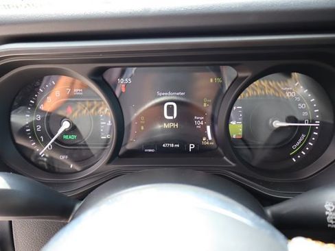 Used 2024 Jeep Wrangler Unlimited Sahara AWD/4WD image 41