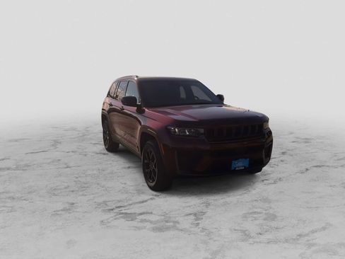 New 2026 Jeep Grand Cherokee Altitude image 2