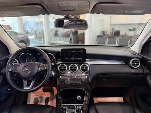 Used 2018 Mercedes-Benz GLC 300 4MATIC image 25