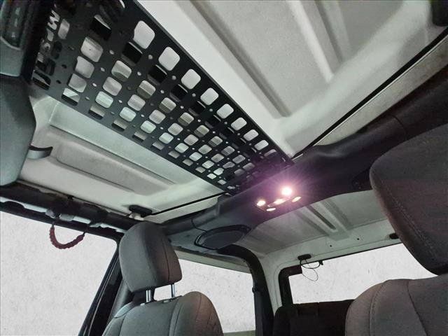 Used 2023 Jeep Wrangler Rubicon AWD/4WD image 16