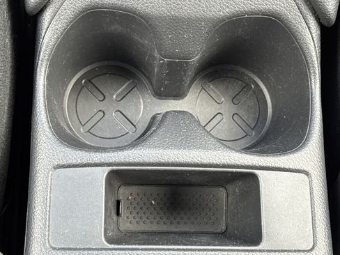 Used 2015 Nissan Rogue SV AWD/4WD image 11