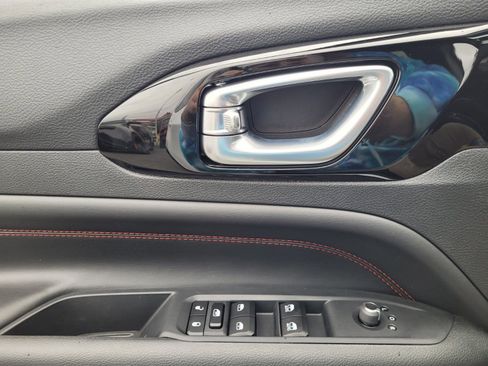 New 2026 Jeep Compass Trailhawk w/ Sun, Sound & Navigation Group image 24