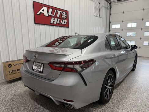 Used 2022 Toyota Camry SE w/ Cold Weather Package AWD/4WD image 20