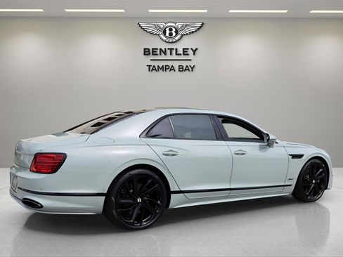 New 2025 Bentley Flying Spur Plug-In Hybrid image 6