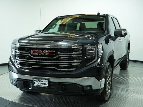 Used 2025 GMC Sierra 1500 SLT AWD/4WD image 4