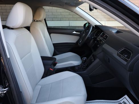 Used 2021 Volkswagen Tiguan SE FWD image 26