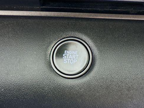Used 2025 Hyundai Elantra Sport FWD image 21