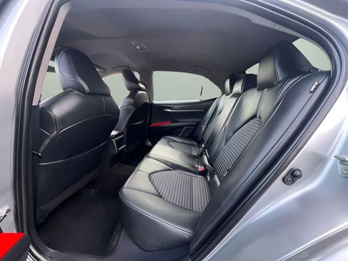 Used 2023 Toyota Camry SE image 14
