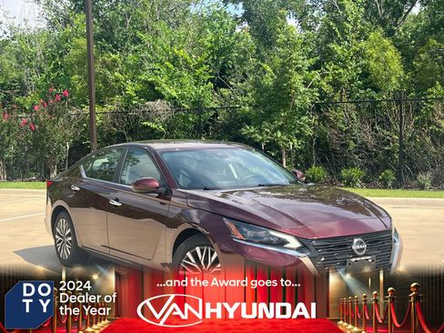 Used 2023 Nissan Altima 2.5 SV FWD image 1