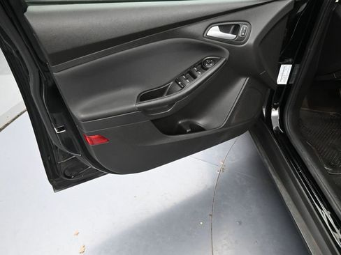 Used 2018 Ford Focus SE image 26