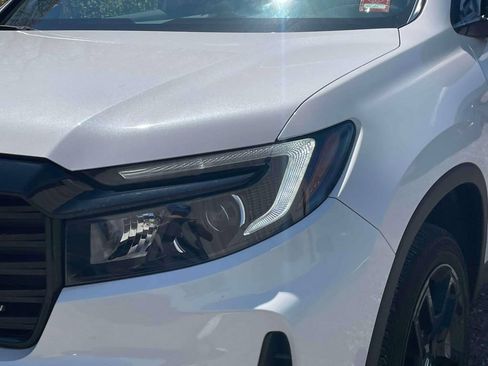 Certified 2025 Honda Passport Black Edition image 7