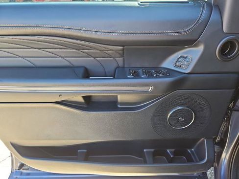 Used 2022 Ford Expedition Max Platinum image 23