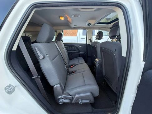 Used 2010 Dodge Journey SXT w/ Flexible Seating Group FWD image 14