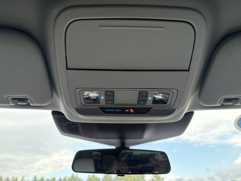 Used 2021 Ford Explorer XLT w/ Equipment Group 202A image 13