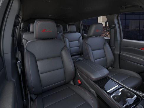 New 2026 Chevrolet Traverse Z71 w/ Enhanced Driving Package image 16