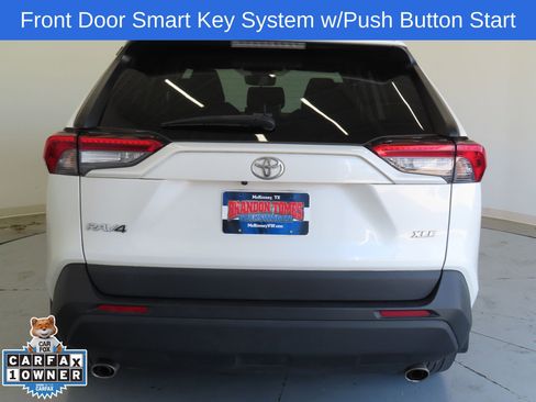 Used 2022 Toyota RAV4 XLE Premium image 5