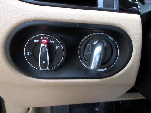 Used 2019 Porsche Macan image 16