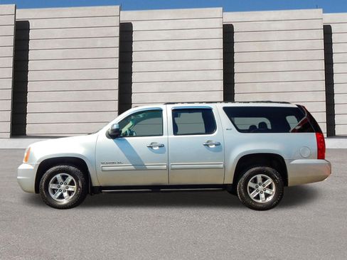 Used 2012 GMC Yukon XL SLT AWD/4WD image 2