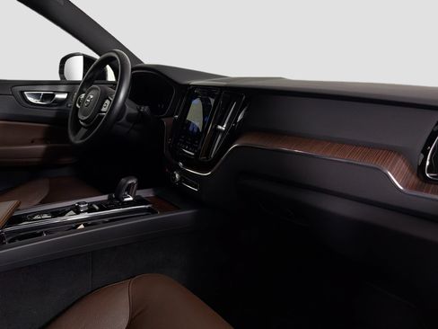 Certified 2023 Volvo XC60 B5 Plus w/ Climate Package FWD image 28