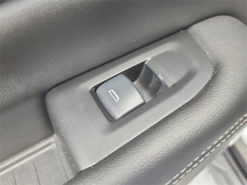 Certified 2025 GMC Yukon Elevation image 12