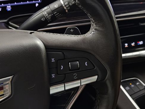 Used 2022 Cadillac Escalade ESV Premium Luxury AWD/4WD image 18