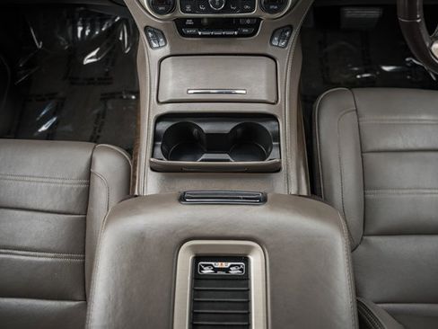 Used 2018 GMC Yukon Denali image 27