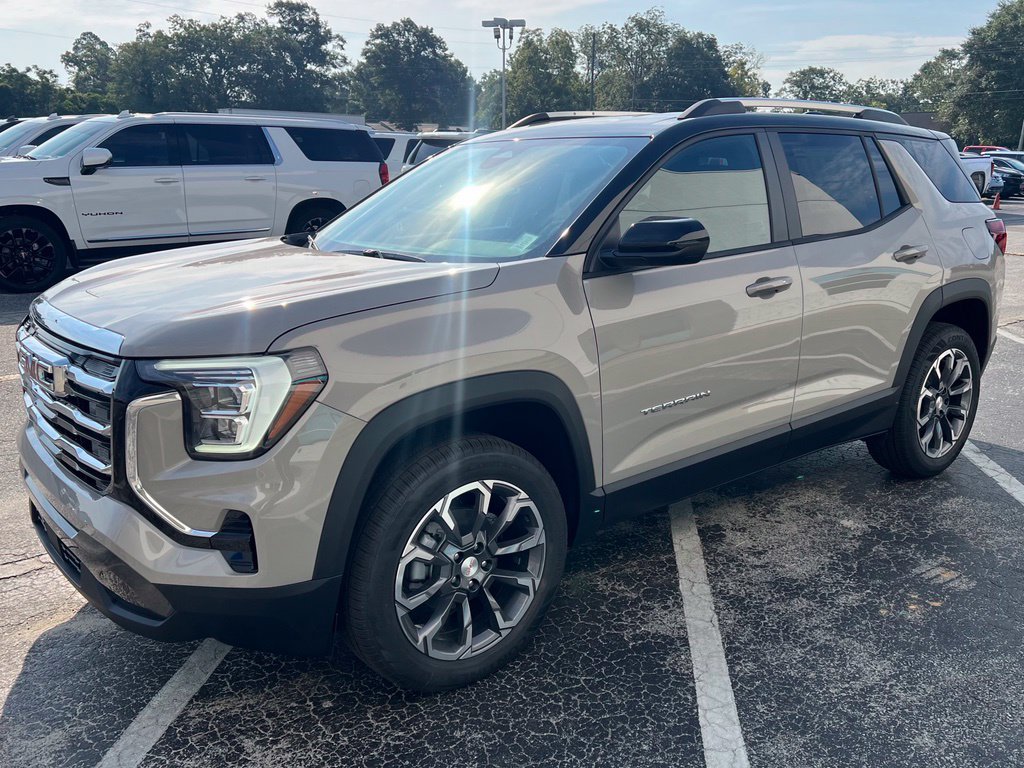 New 2027 GMC Terrain Elevation w/ Elevation Premium Package FWD image 26