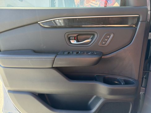 Certified 2025 Honda Pilot Elite image 44